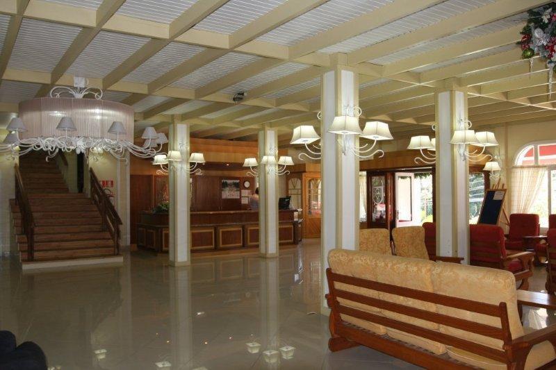 Galo Vermelho Hotel 3*
